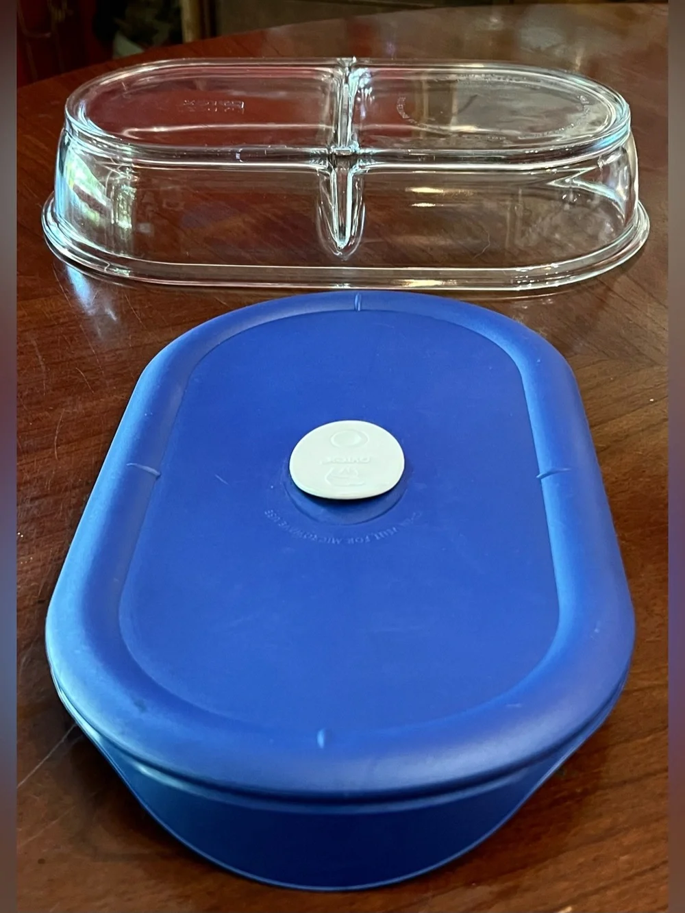 VTG Pyrex 8301 Oval Divided Glass Food Storage Dish & Blue Vented Lid 8301VPC